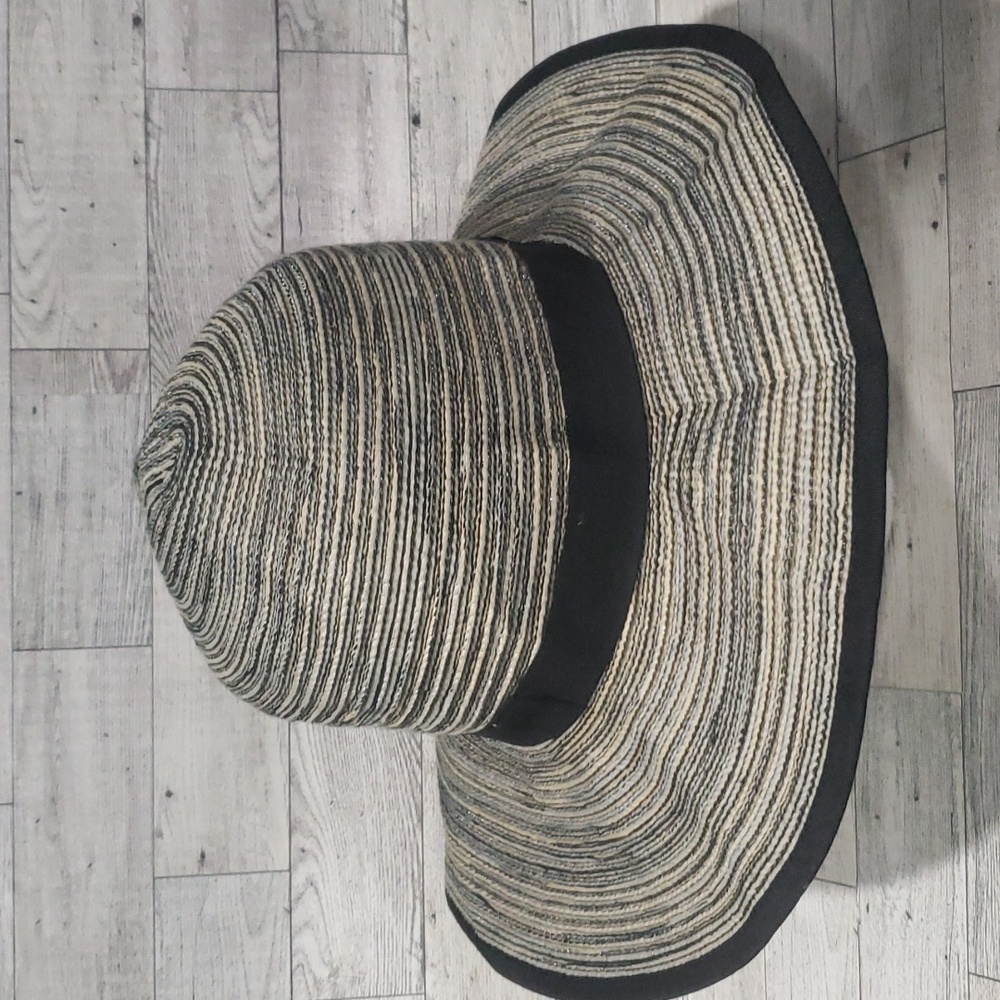 Solar Escape Hat - Picture 2 of 3